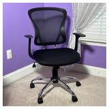 BLACK MESH SWIVEL ADJUSTABLE OFFICE CHAIR | Black mesh-back office chair with a padded black fabric 