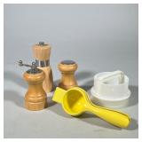 (5pc) TURNED LIGHT-WOOD SALT AND PEPPER MILLS WITH PLASTIC LEMON JUICER AND HAMBURGER PRESS | Group 