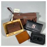(5pc) LOT OF BAGGALLINI PLAZA MINI CROSSBODY, BUXTON CONTINENTAL CLUTCH, AND ASSORTED WALLETS