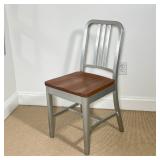 EMECO ALUMINUM NAVY CHAIR WITH WOOD SEAT | Aluminum frame chair with a brushed finish and a contoure