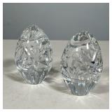 PAIR OF CUT LEAD CRYSTAL EGG PAPERWEIGHTS | Pair of clear, egg-shaped cut crystal paperweights with 