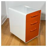 POPPIN STOW 3-DRAWER METAL FILE CABINET | Powder-coated metal three-drawer mobile file cabinet with 