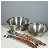 (5pc) TRAMONTINA STAINLESS STEEL MIXING BOWLS (2) WITH WILLIAMS-SONOMA WOOD-HANDLED BBQ TOOLS (3) | 