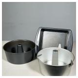 (3pc) ASSORTED BAKEWARE: WILTON SQUARE BAKING PAN AND TWO TUBE/BUNDT PANS | Group of three metal bak