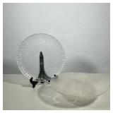 PAIR OF CLEAR AND FROSTED GLASS SERVING PIECES | Lot of six ceramic items including four Royal Copen