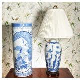 CHINESE STYLE BLUE AND WHITE PORCELAIN UMBRELLA STAND AND TABLE LAMP