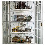 COLLECTION OF SILVERPLATE AND GLASS TABLEWARE INCLUDING CANDELABRA AND SERVING PIECES