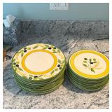 VILLA CERAMICA HAND-PAINTED PORTUGUESE DINNER AND SALAD PLATES, SET OF 16