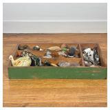 COLLECTION OF MINIATURE DUCK & BIRD FIGURINES IN PAINTED WOODEN TRAY