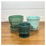 (3pc) HULL & MCCOY POTTERY GREEN GLAZED CERAMIC PLANTERS WITH UNDERPLATES