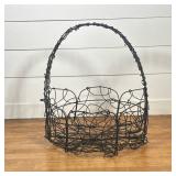 AMERICAN FOLK ART WIRE BASKET