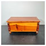 AMERICAN CEDAR KEEPSAKE CHEST