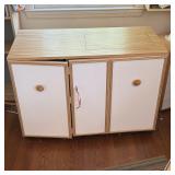 HORN OF AMERICA SEWING CABINET WITH MEMORY CRAFT SEWING MACHINE AND SERGER