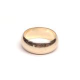 14K Yellow Gold 7mm Band Ring (sz 6.5)