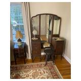Vintage Vanity with mirror