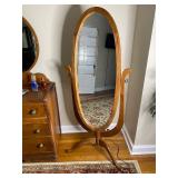 Standing mirror