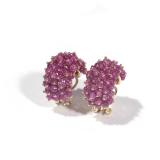 LOT 107 | PAIR RUBY BEAD & GOLD HUGGIE EARRINGS | Designed as "huggie" earrings with conforming arra
