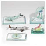 LOT 260 | (5PC) HEREND PORCELAIN FISHNET FIGURINES | Including an ostrich in green (d. 2000), a sand