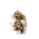LOT 493 | EMERALD, DIAMOND, & ENAMELED GOLD CAT PIN | Designed as a (tested to) 14k yellow gold tige