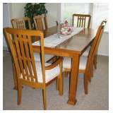 Dining Room Table/6 Chairs 