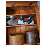 Wood Carved Duck Decoys, Drum, Round Wood Box