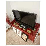 TV, Table, Artwork