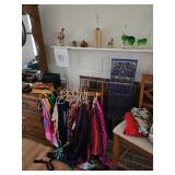 Tchotchkes, Scarves