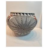 Handmade Native American Acoma Pottery Signed Gwen Patricio 