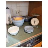 Pastel nesting ceramic bowls, Corning mixing bowl, Set of 4 small dessert bowls, Old world Kitchen S