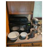 Mixing Bowls, Microwave, Kitchen Aid Mixer