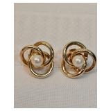 14k Gold Earrings With Pearls