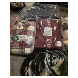 Mens flannels, Wolf tee