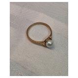 10k Gold Ring With Pearl 