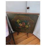 Vintage drop table with flowers