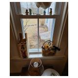 Trinkets, flowers, lamp