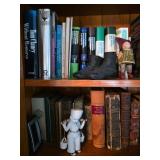 Books, Figurines 