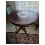 Vintage Mahogany round table, oriental rug 
