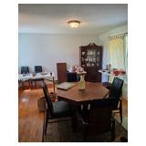 Mid Century Modern table and 6 chairs, Octagon style with 2 leaves and matching chairs 