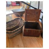 Baskets, hinged wooden box