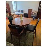 Mid Century Modern table and 6 chairs, Octagon style with 2 leaves and matching chairs 
