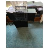 Stereo system with speakers