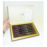 Carvel Hall knive set