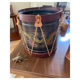 Colonial patriot drum wastebasket