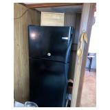 Frigidaire frig with ICE machine