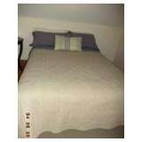 queen size bed