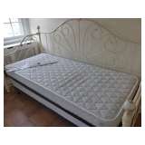 trundle day bed