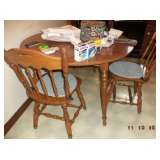 kitchen table w/ 3 chairs