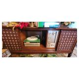 philco radio and turntable