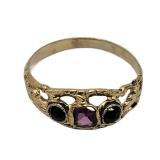 Lot 76 Gold Ring Amethyst & Onyx Stones Sz 6.75 Grams 1.72   