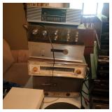 VINTAGE ELECTRONICS TURNTABLES & VINYL 